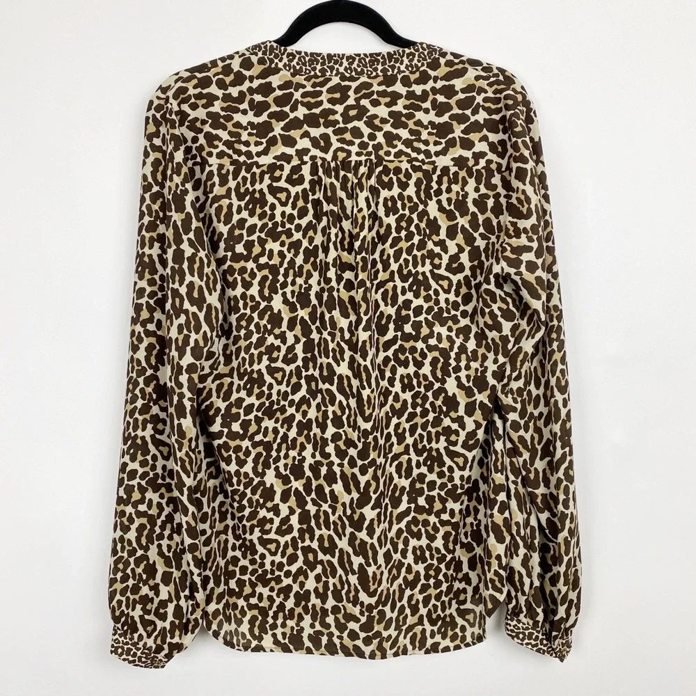 Banana Republic Leopard Print V-Neck Button Front Blouse Womens Medium Brown